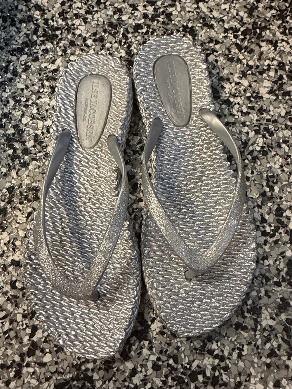 Ilse Jacobsen Silver Woven-Effect Glitter Flip Flop Sandals